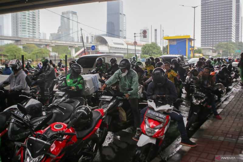 Informasi Cuaca Terbaru, BMKG Prakirakan Sebagian Jakarta Hujan pada Sabtu